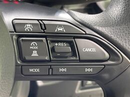 【レーダークルーズコントロール】高速道路での長距離走行が楽に！！自動で速度を保つクルーズコントロールが、衝突軽減システムと連携し、前方の車両を感知して車間を保つように速度調節してくれます！！