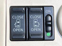 【両側パワースライドドア】スマートキーや運転席のスイッチで後席両側スライドドアの開閉が可能♪電動だから力を入れてドアを開ける必要が無く、小さなお子様でも簡単に開け閉めでき快適です♪