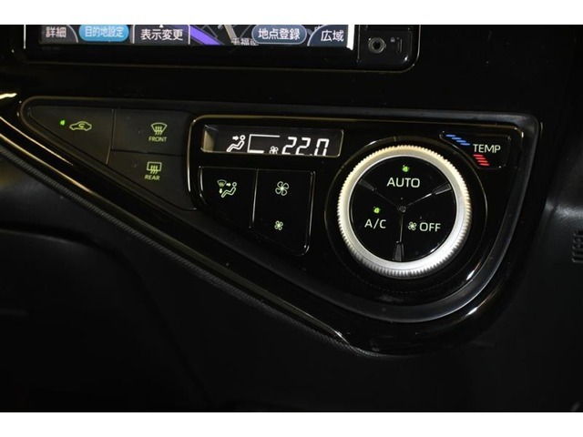 快適な車内空間に誘うオートエアコン☆快適な空間で車内での会話も弾みます♪
