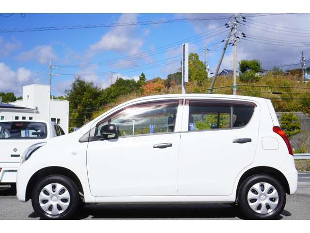 お客様に安心してご購入いただくために当店の【全車両は法定点検整備付き】で販売致しております。ですので、総額金額にさらに法定整備費用がプラスされるということは一切ございませんので安心してご購入できます。