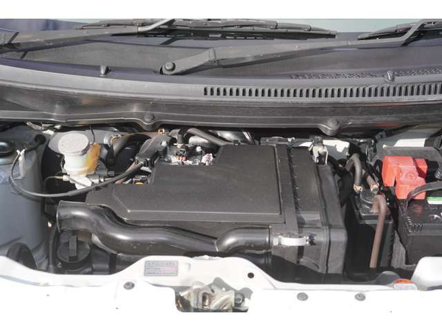 【エンジンルーム】です。大切にご使用されていたのが伝わってきます♪