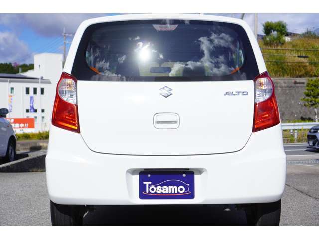 お客様に安心してご購入いただくために当店の【全車両は法定点検整備付き】で販売致しております。ですので、総額金額にさらに法定整備費用がプラスされるということは一切ございませんので安心してご購入できます。