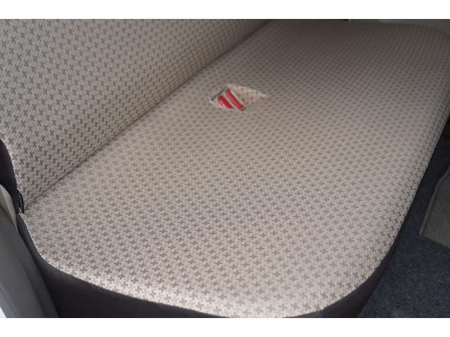 リアシートも綺麗です。大切にご使用されていたのが伝わってきます♪