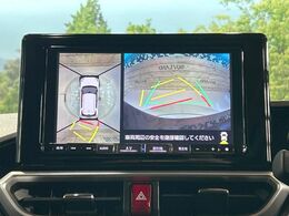 【パノラマモニター】専用のカメラにより、上から見下ろしたような視点で360度クルマの周囲を確認することができます☆死角部分も確認しやすく、狭い場所での切り返しや駐車もスムーズに行えます。
