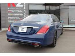 ◎パーキングアシストリアビューカメラ◎AMGスタイリングパッケージ◎AMG20インチブラック塗装アルミホイール◎パノラミックスライディングツインルーフ