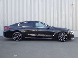 BMW認定中古車は、ドイツ本社と同様の教育・訓練を受けたBMW専門のメカニックが100項目以上のポイントを徹底的にチェックし、厳選した車輌のみを販売しております。