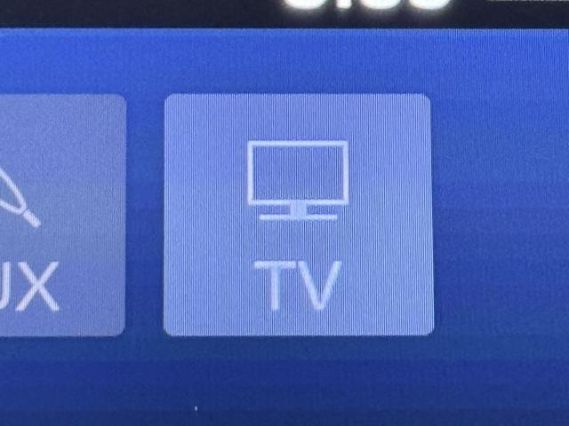 TVが見れるチューナーを装備しています。　新しい車でも付いていないことで、TVが見れない事も多々あるので要チェックです。