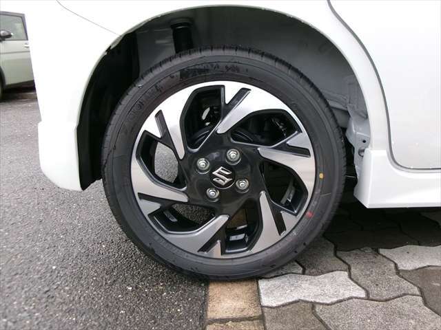 【グループ総在庫数200台以上】最新モデルのスズキ車をお探しなら是非当店へ！グループ総在庫数は200台以上！各グレード・各カラー揃ってます！また在庫になくても新規オーダー可！