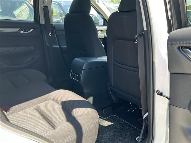 店舗にて現車の確認もいただけますので、お電話で在庫のご確認の上是非ご来店くださいませ。