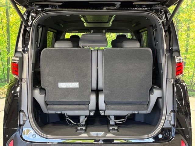 普段のお買い物や通勤、送迎等に十分な荷室スペースを確保しております。セカンドシートを倒すと、大きな荷物の積載も可能です♪
