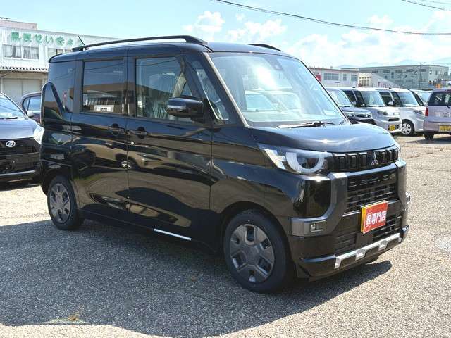 新車と同様の保証（有料）がつけられます。また各地域の店舗に最新の大型整備工場とプロメカニックが常駐しておりアフターメンテナンスもお任せください。
