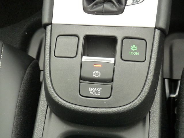 ●電子制御パーキングブレーキです　●ブレーキホールド機能も付いています