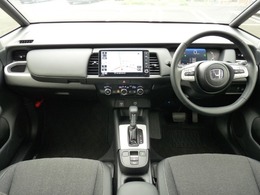 ●『元試乗車』です。この車は、当社（新車ディーラー）で試乗や業務で使用していました。そのため年式が新しく、車検が長く残っています。