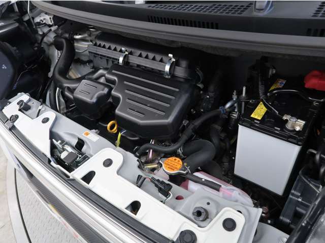 52ps(38kW)/6800rpm最大トルク6.1kg・m(60N・m)/5200rpm種類水冷直列3気筒DOHC12バルブ