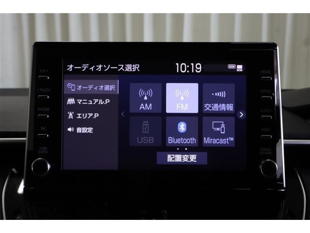 ディスプレイオーディオを装備。スマホとクルマをつなぐことで、これまでのナビに加えて、いろんなサービスが楽しめます。