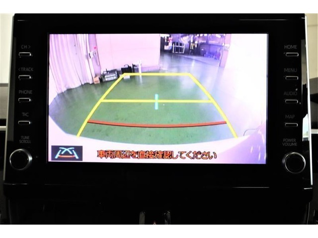 ガイドラインで車両間隔をつかみやすくなっています。バック時に見ずらい場所や狭い駐車場で便利です♪