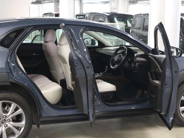 毎日新規物件入庫！3500台の高品質車をぜひとも、ご自身の目で直接ご覧になって、ご実感下さい、自身を持ってお勧めいたします。