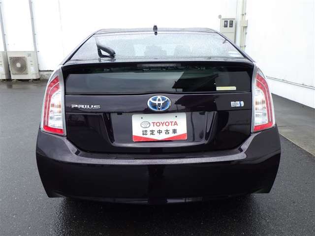 トヨタ認定中古車保証付！（1年間、距離無制限　HV車はHV保証付）　別途延長保証もご用意しております♪　ぜひ現車を確認にご来店ください