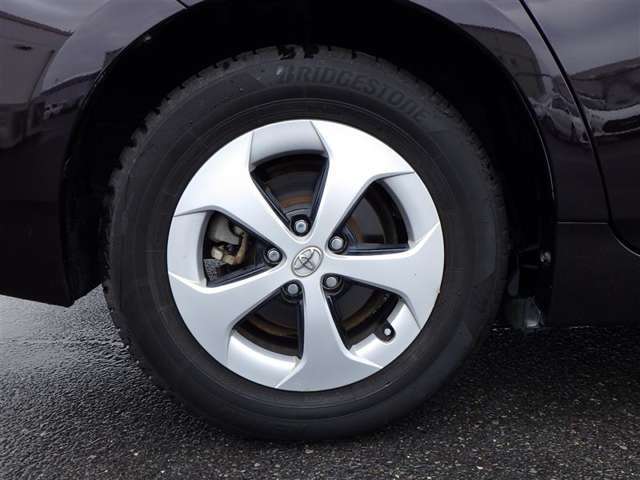 トヨタ認定中古車保証付！（1年間、距離無制限　HV車はHV保証付）　別途延長保証もご用意しております♪　ぜひ現車を確認にご来店ください