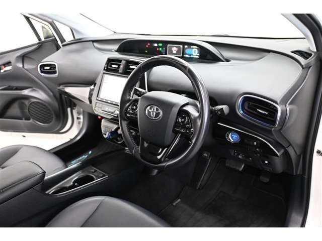 見通しのよいすっきりとした視界で、誰でも運転しやすいです。運転のしやすさは疲れにくさにも繋がりますよ♪