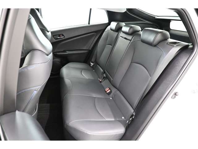 ゆとりある広々とした車内空間は、ドライブを始め買い物やレジャーなど、幅広く活躍します。一人でもみんなとでもお出かけを楽しみましょう！