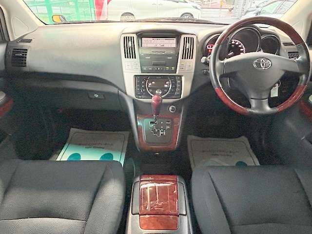 運転席廻りの画像です！操作スイッチ類も比較的に綺麗な状態です♪他に詳細画像をご希望の方はこちら！【1st@e-g-a.co.jp】へご連絡ください！