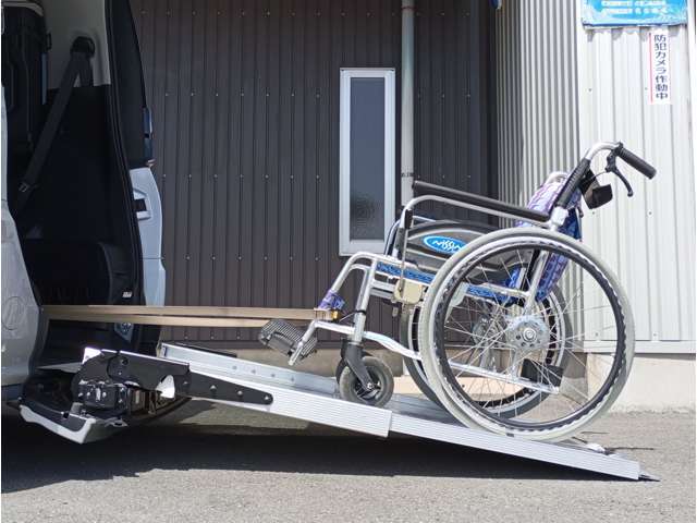 福祉車両のみ100台以上展示！静岡から良質な福祉車両を全国に。福祉車両ヤマシタオート