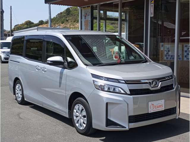 「家族のためにどんな福祉車両を選んだらいいだろう」、「福祉車両を初めて使うけど、使い方聞けるのかな」福祉車両を探す方の不安を取り除き、そばで助言させていただくのが当店の営業方針です。