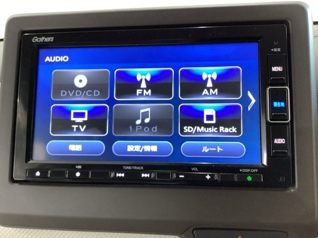 ナビゲーションはフルセグTV、インターナビ対応のGathers純正メモリーナビを搭載しています。Bluetoothオーディオ機能がありますので、スマートフォンなどの音楽も再生できます。