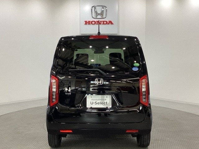 【Honda認定中古車 U-Select】　は3つの安心をお約束します。　1　Hondaのプロが整備した安心。 2　第三者機関がチェックした安心。　3　購入後もHondaが保証する安心。