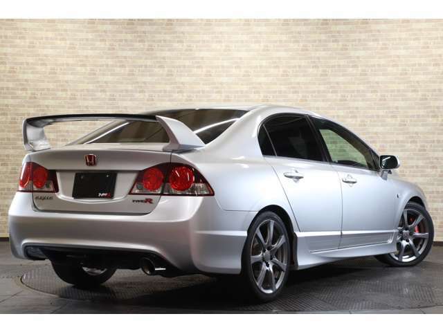 VTEC・ボクサーエンジンなど国産スポーツカーを中心とした販売・整備・チューニングを行っております。ぜひ、当社のブログもご覧になってください。https://hm-r.co.jp/