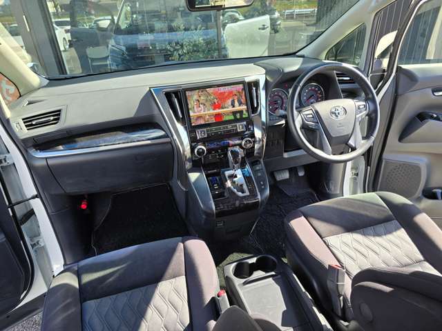 【★車内の匂い】大切にされていた様子が見受けられます！もちろんタバコやその他の嫌な臭いもございません！気持ち良く乗り出しいただけます♪