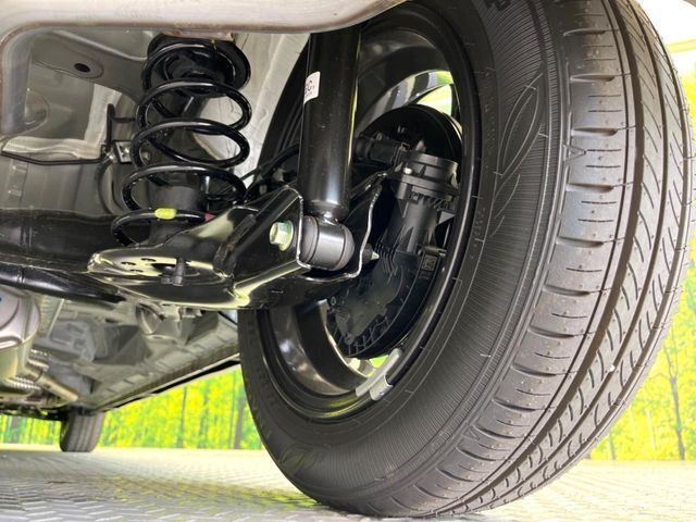 お車を安心してお乗りいただく為には、足回りの定期点検が欠かせません。サービスサポート（有償保証）では無料点検もご提供しており、安心のカーライフをお過ごしいただけるサポート体制が整っています。
