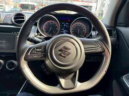 ★万が一の事故から大切な人を守る、安心安全のWエアバックを装備しています。★