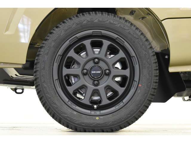 迫力の14インチホイール！センターキャップはHARDCARGOのロゴ入り！上から下まで全てHARDCARGOで統一！