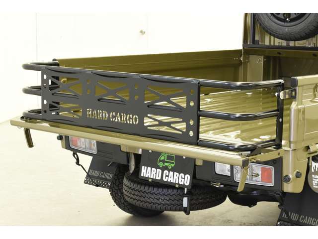 《荷台＋300mmの余裕！》ワイドに使えて快適な3wayゲート。もちろん設置したままのアオリの開閉も可能！！