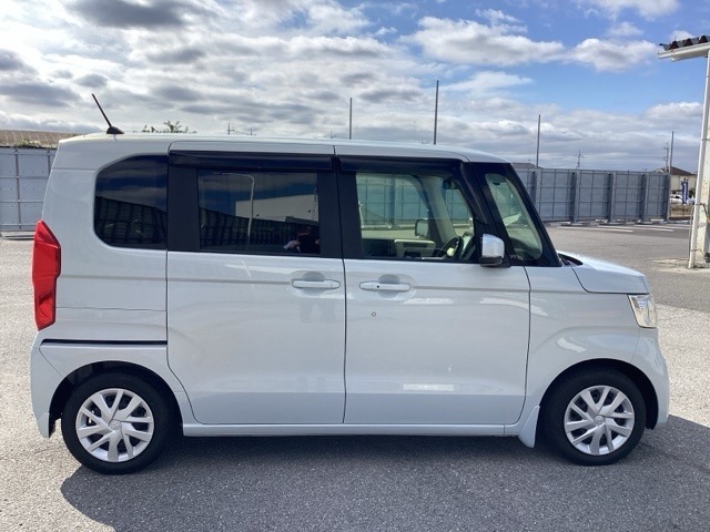 車両状態証明書付き車両です。車両状態の検査結果を点数で表示しております。1台1台プロの目で事細かにチェックしている車両ですので、ご安心してお買い求めしていだけます。