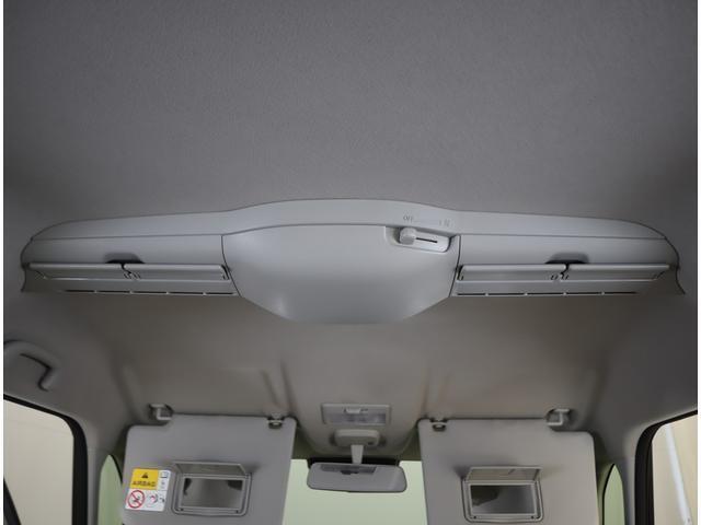前席上部に付いているスリムサーキュレーターで室内の空気を循環させエアコンの効きをサポート☆後席でも快適にお過ごしいただけます♪