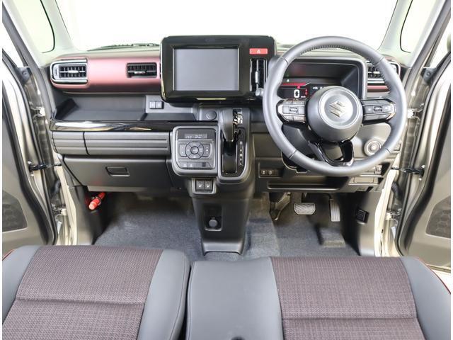 スポーティーでありながら高級感のあるインテリアです。気分が高まる上質な空間でワンランク上のドライブを♪