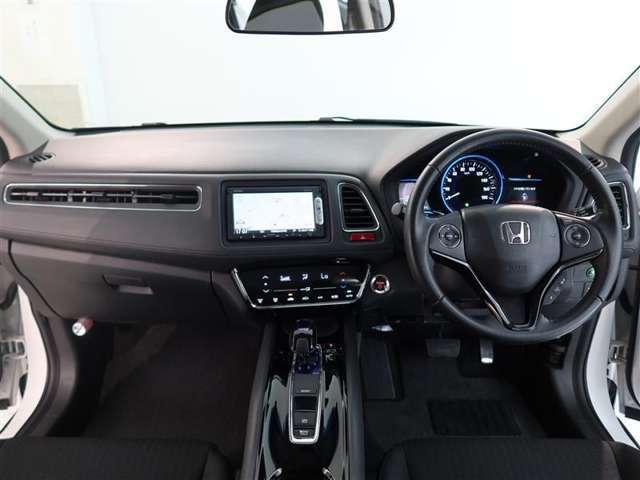 見通しのよいすっきりとした視界で、誰でも運転しやすいです。運転のしやすさは疲れにくさにも繋がりますよ♪