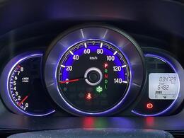 メーターまわりも鮮やかに照らし出され、デザイン、安全性ともにバッチリですね♪