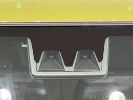 【スマートアシスト】走行中に前方の車両等を認識し、衝突しそうな時は警報とブレーキで衝突回避と被害軽減をアシスト。より安全にドライブをお楽しみいただけます。