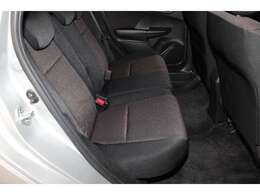 ゆったりとした後席シート