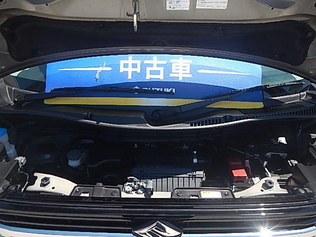 エンジンルーム内きれいな状態です。
