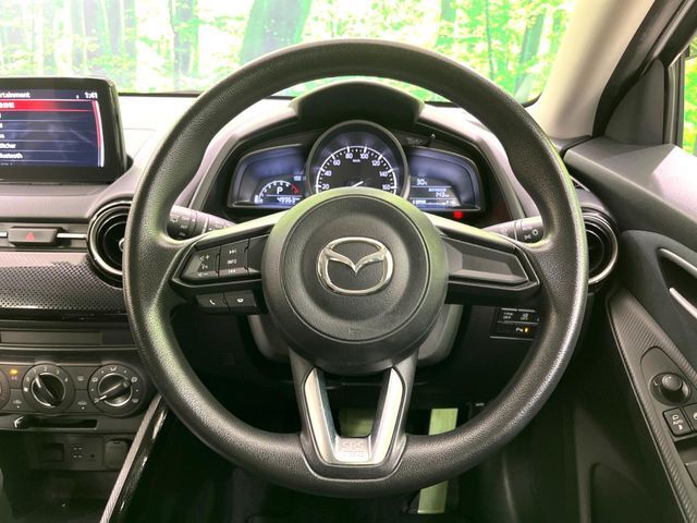 【ステアリングスイッチ】運転中、前方から目線をそらすことなく、オーディオ等の操作が可能な便利機能！安心＆快適なドライブを演出してくれます♪