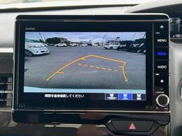 【バックモニター】後ろのカメラの映像がモニターに映し出されるので、後方の見えない死角や、障害物との距離感などもしっかり安全確認することができます！