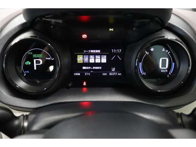 マルチインフォメーションディスプレイ付きのメーターです！エコ運転へ導く多彩な情報を表示してくれます。