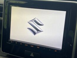 【純正8型ナビ】人気の純正ナビを装備。オーディオ機能も充実しており、Bluetooth接続すればお持ちのスマホやMP3プレイヤーの音楽を再生可能！毎日の運転がさらに楽しくなります！！