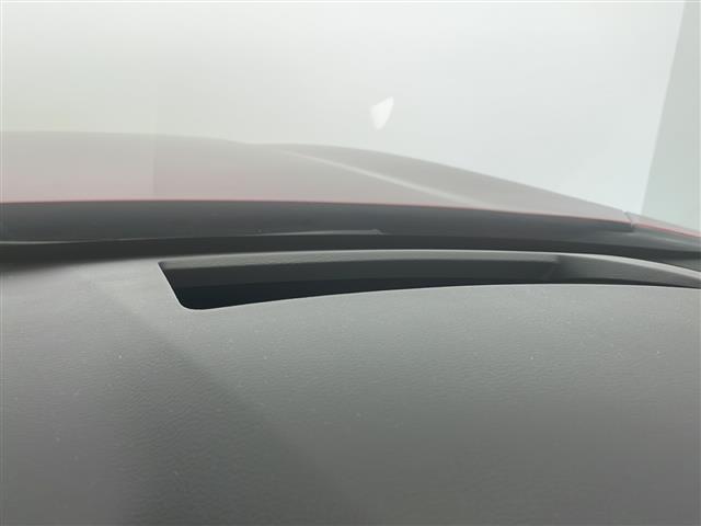 【ルーフ】大きなへこみや色褪せもなくきれいな状態です！ひょう害車は販売いたしませんのでご安心ください。◆乗って触って体感してみてください！！当社車両は試乗可能です！お気軽にスタッフまでご相談ください！