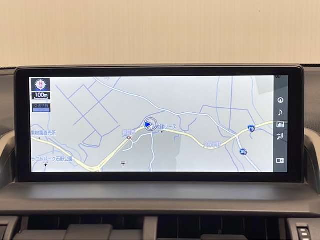 【ナビ】ナビゲーション機能はもちろん、多彩なメディアをお使いいただけます。お好みの音楽と一緒に快適なドライブをお楽しみください。